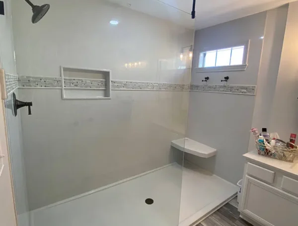 Cramped or Outdated Bathroom? How Expert Bathroom Makeovers in Farmington, Maximize Space and Style