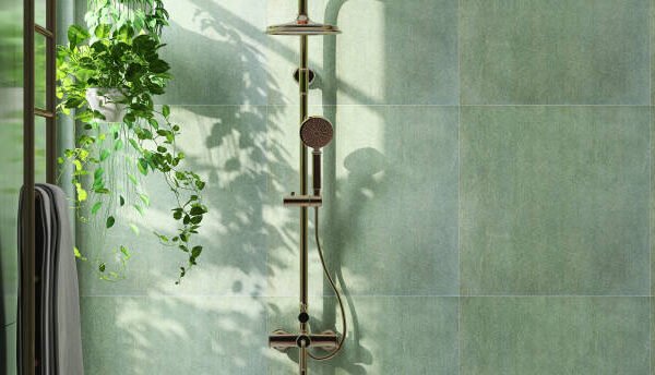 Glass, Tile, or Acrylic? Walk-In Shower Installation in Farmington Hills MI Helps You Decide