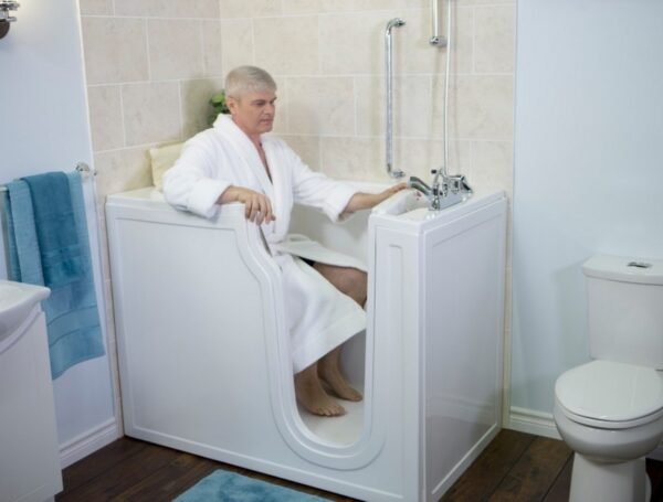 Durable Walk-In Tubs for Seniors in Farmington MI