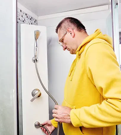 Reliable Walk-in Shower Installation Services in Farmington, MI