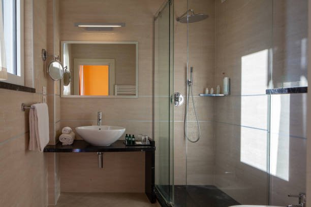 Cost and Design Guide for Best Bathtub to Shower Installation in Farmington MI 