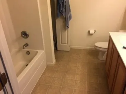 Convert Bathtub to Walk-in Shower in Southfield, MI – Who Responds Quickly?