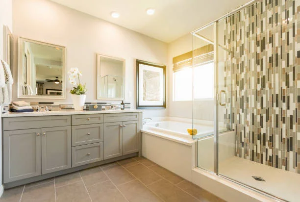 Stepping over a high bathtub wall every day can slowly turn into a serious safety concern. Many homeowners in Farmington, MI experience joint stiffness, balance issues, or fear of slipping on wet surfaces. What once felt normal now feels risky. That is why ReliableWalk-In Shower Installation in Farmington Hills MI has become a practical solution for aging homeowners who want safer access without losing style.
